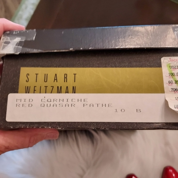 Stuart Weitzman Candy Apple Red Patent Leather Ladies Pumps with Gold Detailing. - Picture 11 of 11